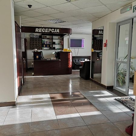 Hotel Kakadu Konin  Buitenkant foto