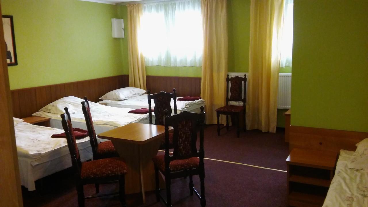 Hotel Kakadu Konin  Buitenkant foto