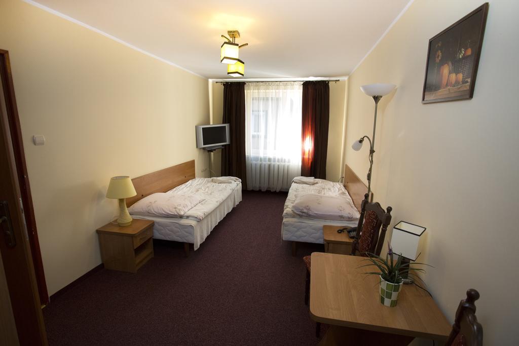 Hotel Kakadu Konin  Buitenkant foto