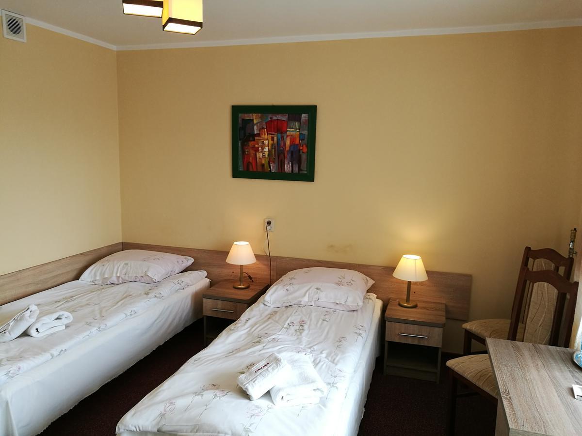 Hotel Kakadu Konin  Buitenkant foto