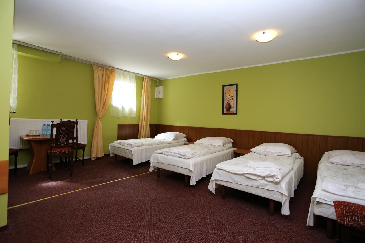 Hotel Kakadu Konin  Buitenkant foto