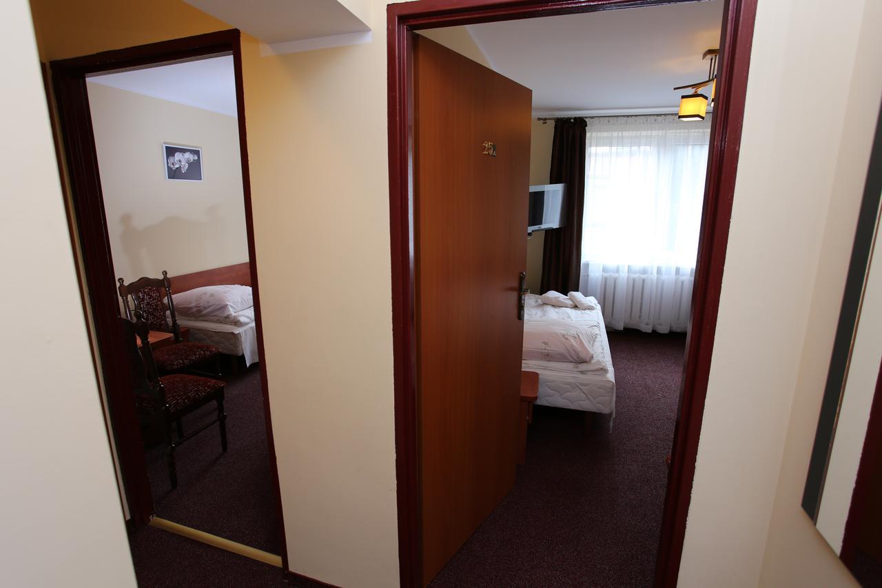 Hotel Kakadu Konin  Buitenkant foto