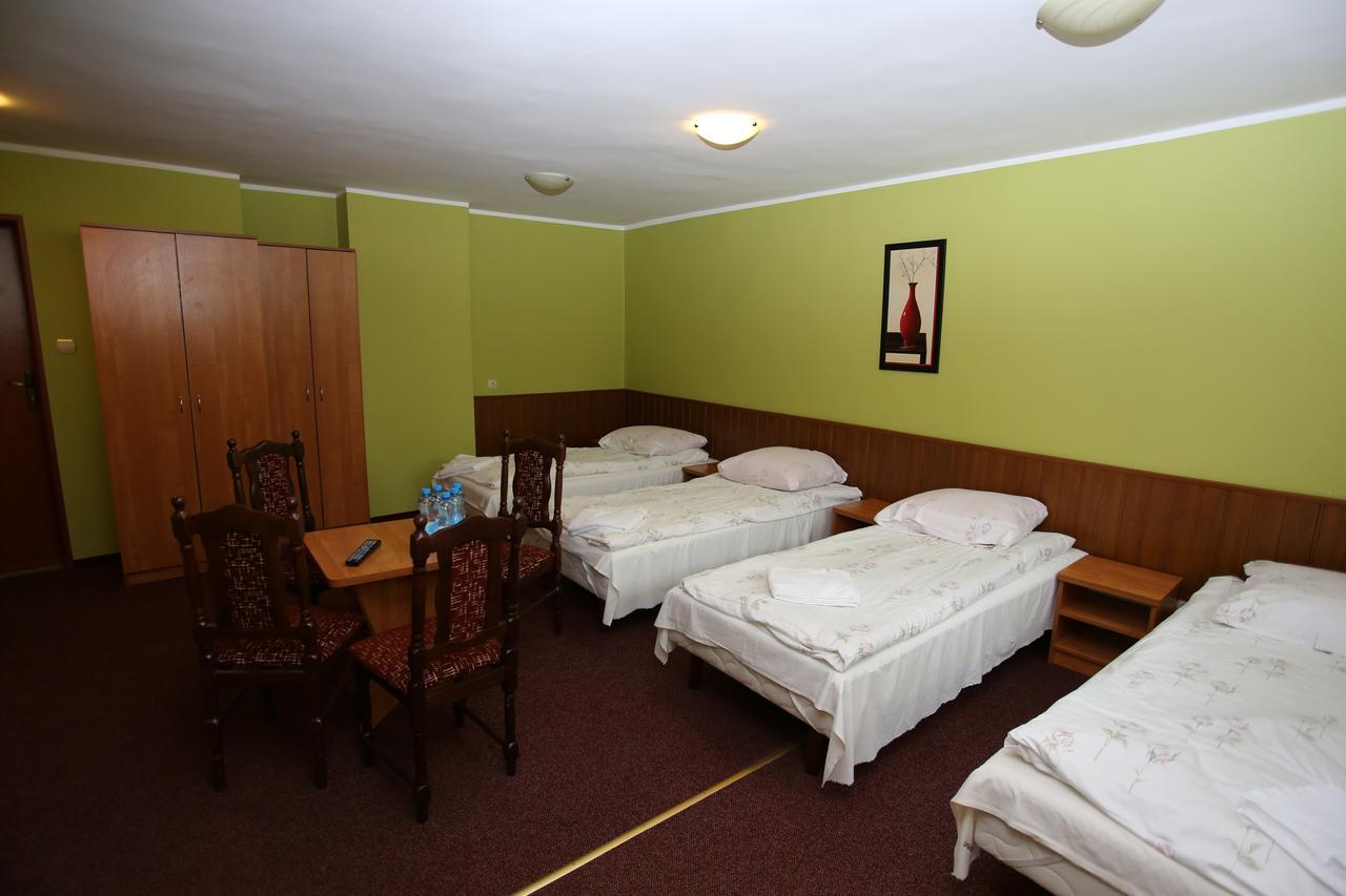 Hotel Kakadu Konin  Buitenkant foto