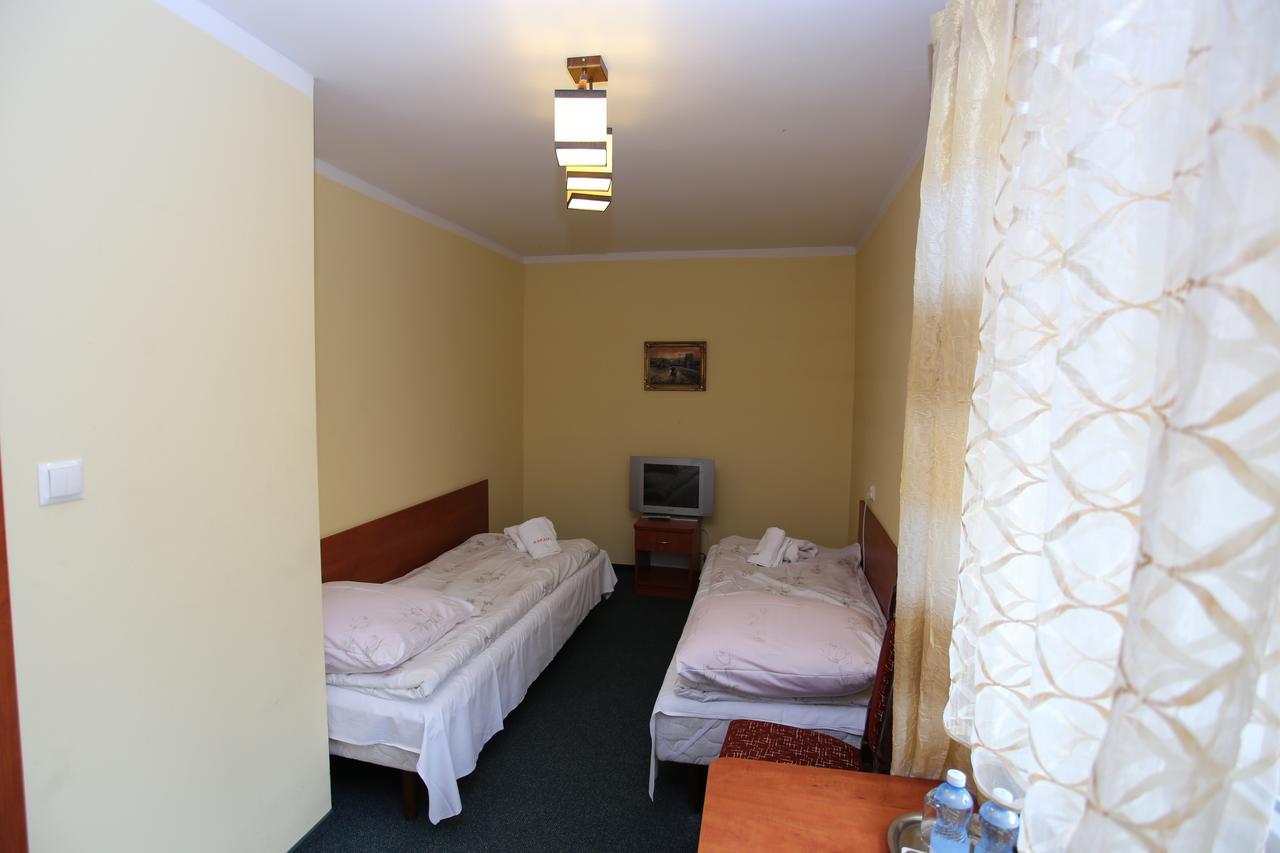 Hotel Kakadu Konin  Buitenkant foto