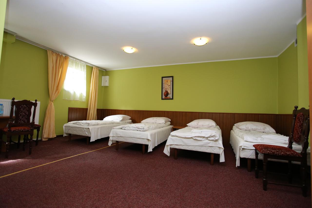 Hotel Kakadu Konin  Buitenkant foto
