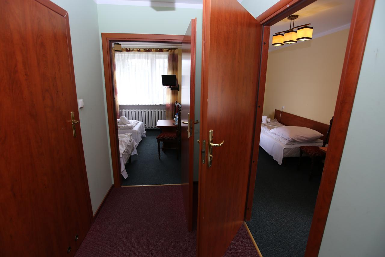 Hotel Kakadu Konin  Buitenkant foto