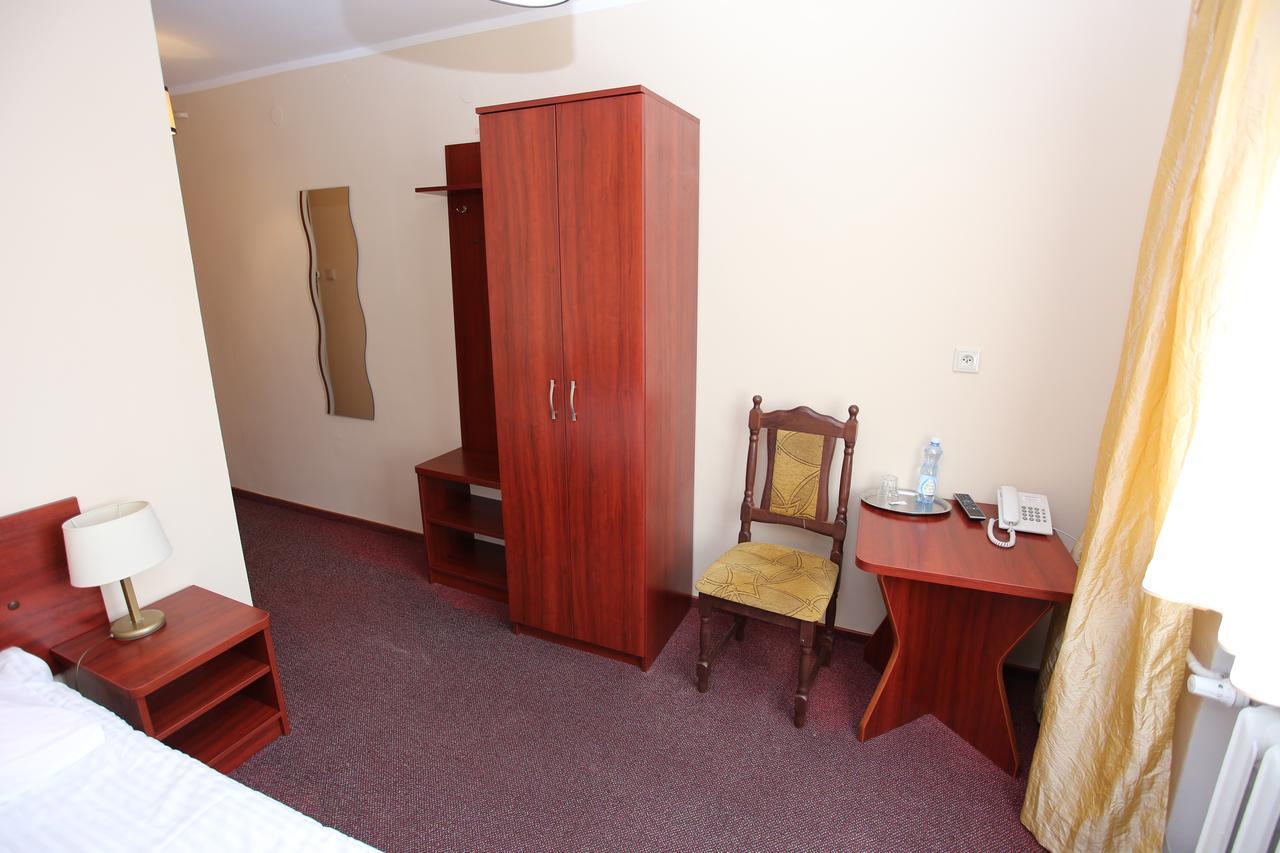 Hotel Kakadu Konin  Buitenkant foto