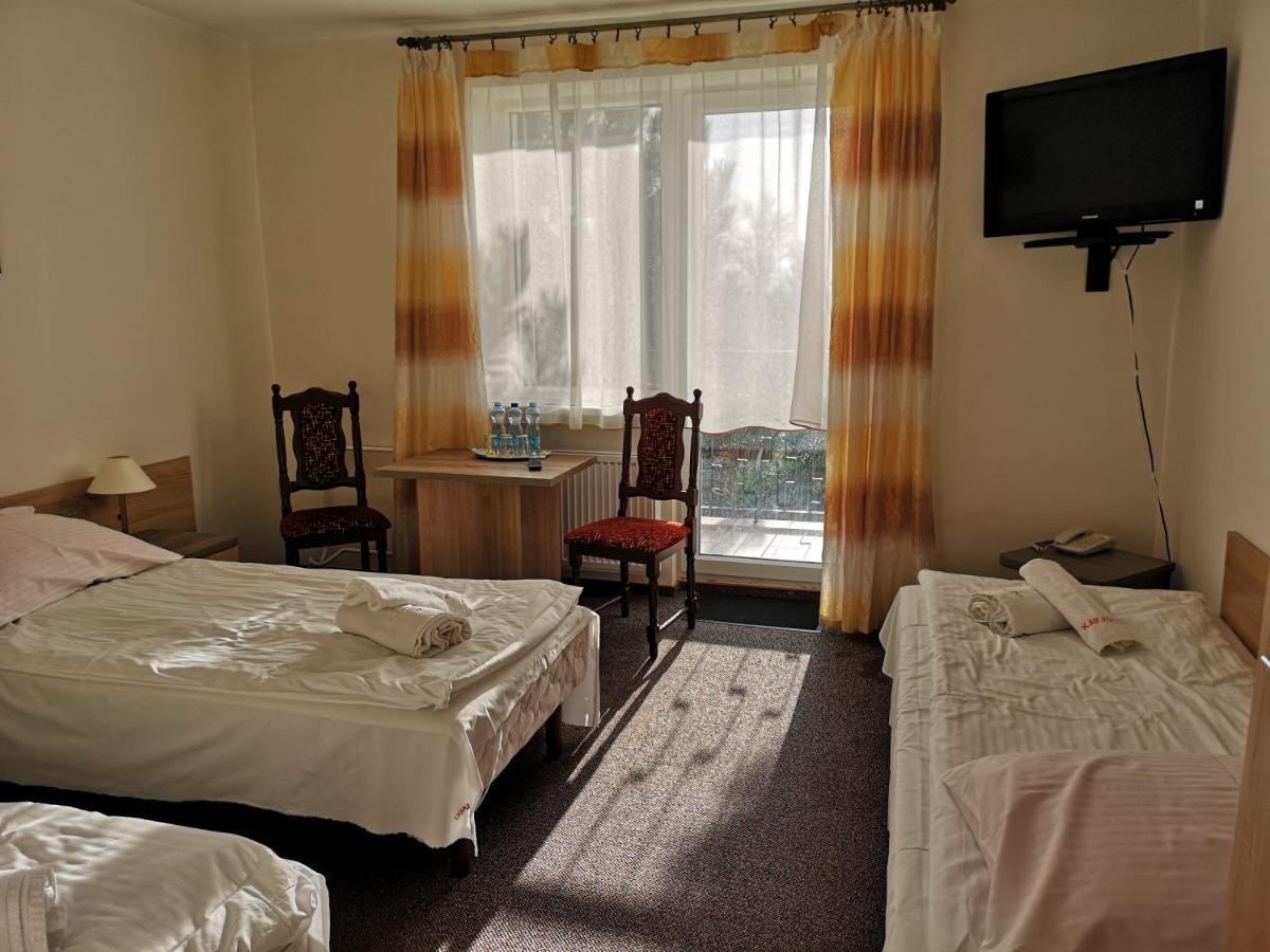 Hotel Kakadu Konin  Buitenkant foto