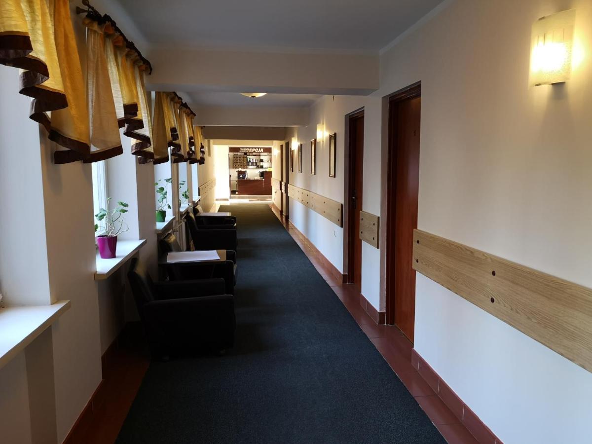Hotel Kakadu Konin  Buitenkant foto